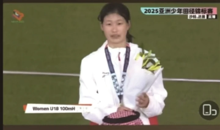 南通“女飛人”包銀銀奪百米跨欄金牌