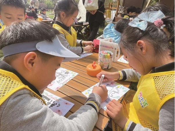 童心共繪春日美