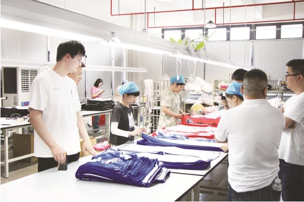 江蘇不懶人紡織品公司搭上“蘇超”快車