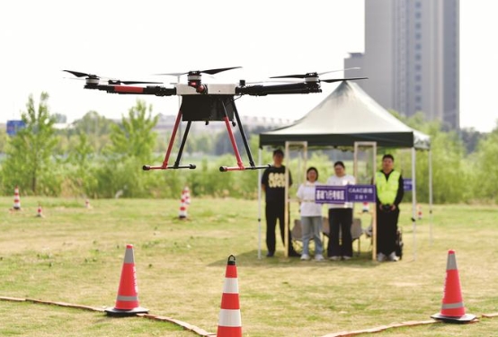 低空領(lǐng)域迎來“飛手”熱